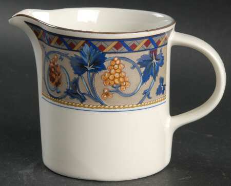 Bordeaux Creamer