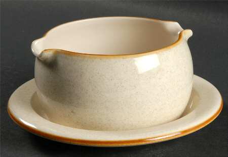 Boutique Gravy Boat & Underplate