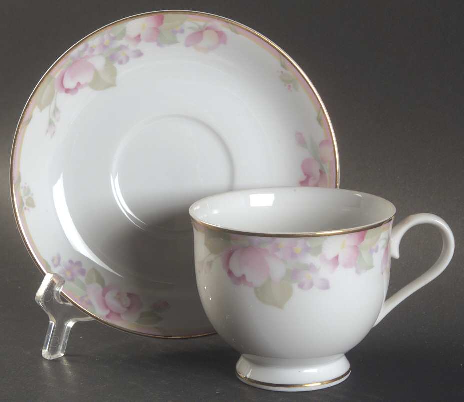Braemar Footed Cup & Saucer Set
