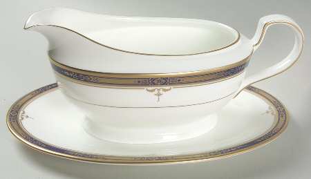 Britanny Blue Gravy Boat & Underplate