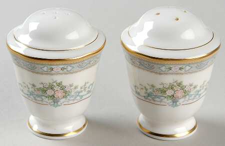 Bridal Bouquet Salt & Pepper Set