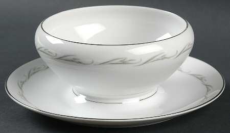 Bridal Lace Gravy Boat with Attached Underplate