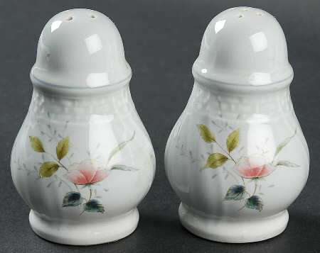 Brooke Salt & Pepper Set