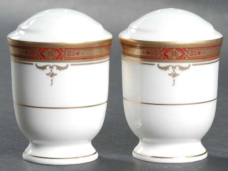 Brittany Red Salt & Pepper Set