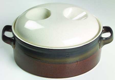Butterscotch 3 Quart Round Covered Casserole