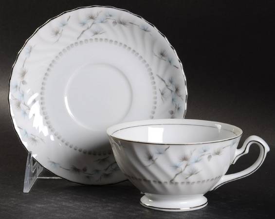 Buena Vista Footed Cup & Saucer Set