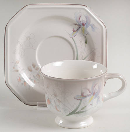 Casa Grande Footed Cup & Saucer Set