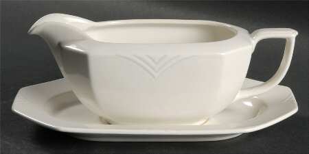 Camarillo Gravy Boat & Underplate