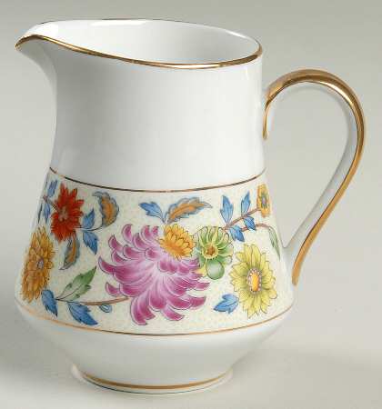 Camelot Creamer