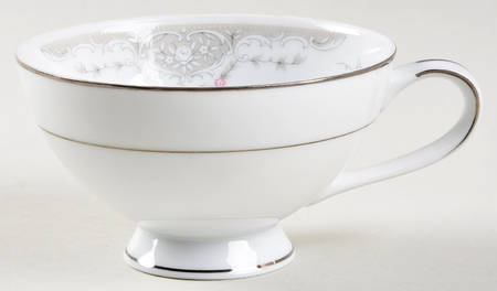 Camelot Footed Cup