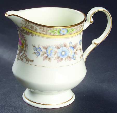 Cameo Creamer