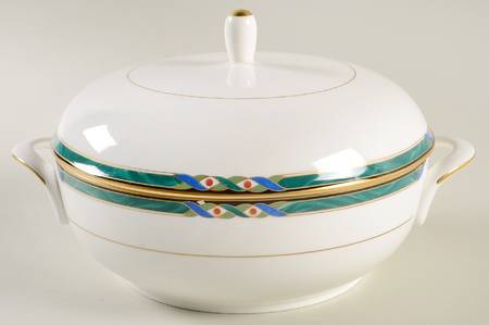 Campayne 2 Qt Round Covered Casserole