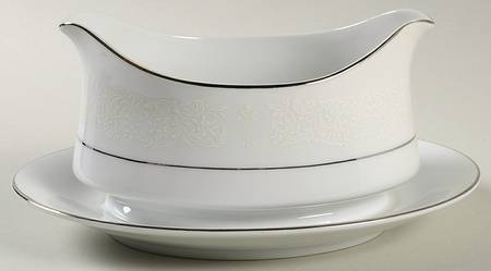 Candlelight Gravy Boat with Attached Underplate