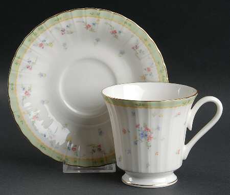 Candice Footed Cup & Saucer Set