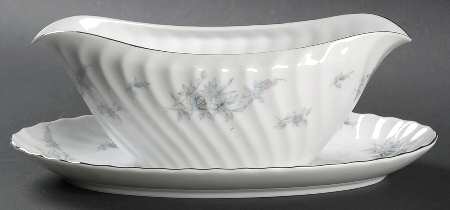 Candlelight Gravy Boat with Attached Underplate