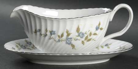 Cannes Gravy Boat & Underplate
