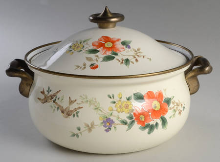 Capistrano 5 Quart Metal Covered Casserole