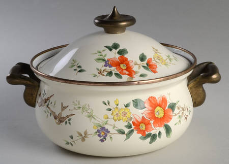 Capistrano 3 Quart Metal Covered Casserole