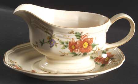 Capistrano Gravy Boat & Underplate