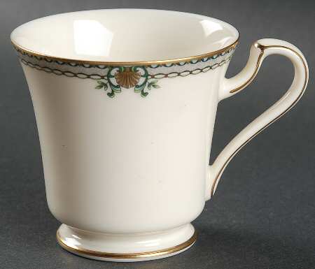 Carlton Place Footed Cup