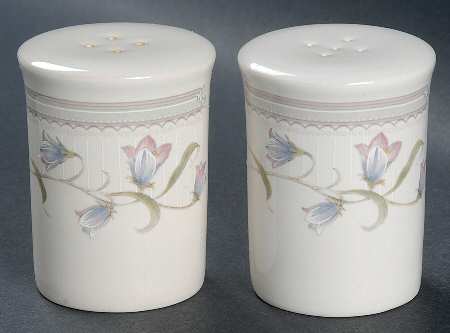 Caressa Salt & Pepper Set