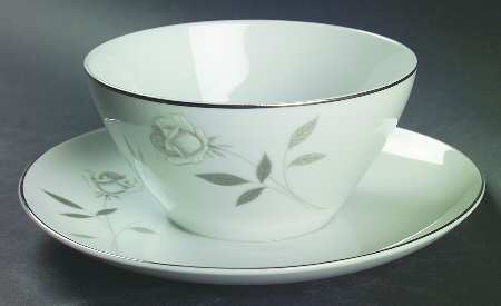 Carla Gravy Boat with Attached Underplate by Mikasa