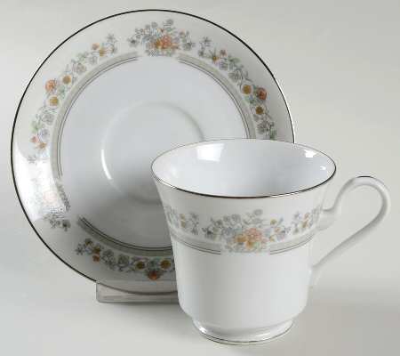 Carlyle Footed Cup & Saucer Set