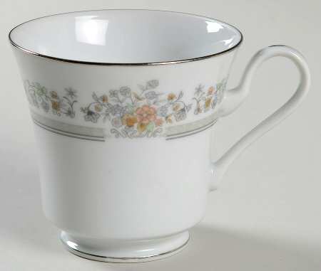 Carlyle Footed Cup