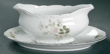 Carnegie Gravy Boat & Underplate