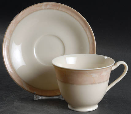 Carrera Footed Cup & Saucer Set