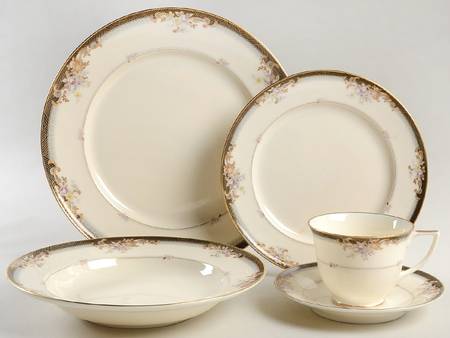 Castleview 5 Piece Place Setting