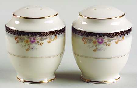 Castleview Salt & Pepper Set