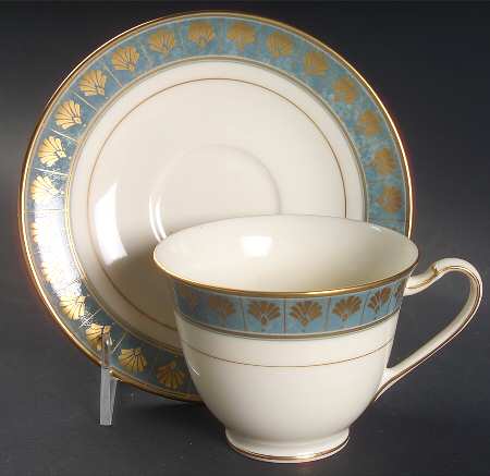 Catalina Footed Cup & Saucer Set