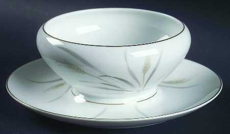 Celena Gravy Boat with Attached Underplate