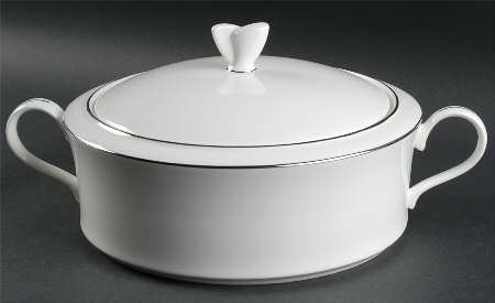 Century Platinum 2.75 Qt Round Covered Casserole