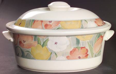 Cezanne 1.5 Quart Oval Covered Casserole by Mikasa