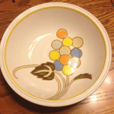 Chablis 9" Round Vegetable Bowl