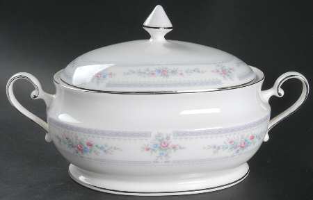 Chadwick Oval Covered Vegetable