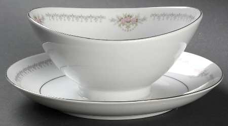 Chalet Gravy Boat with Attached Underplate