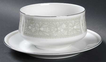 Chapel Gravy Boat with Attached Underplate
