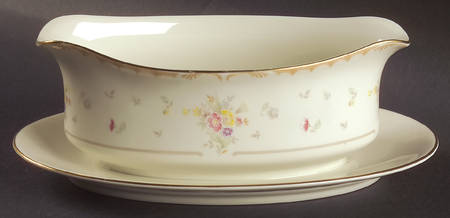 Charlotte Gravy Boat with Attached Underplate