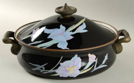 Charisma Black 2.5 Quart Metal Covered Casserole
