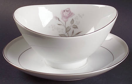 Charm Gravy Boat with Attached Underplate