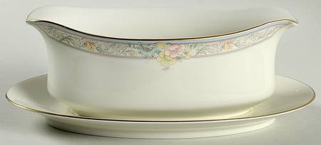 Charmaine Gravy Boat with Attached Underplate