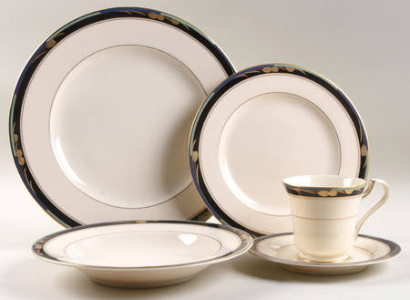 Chatelaine 5 Piece Place Setting