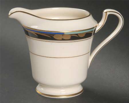 Chatelaine Creamer