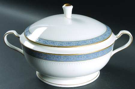 Chaucer Round Covered Vegetable