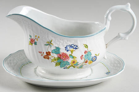 Chelsea Gravy Boat & Underplate