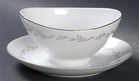 Cherish Gravy Boat with Attached Underplate