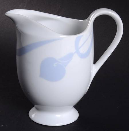 Classic Flair Blue Creamer